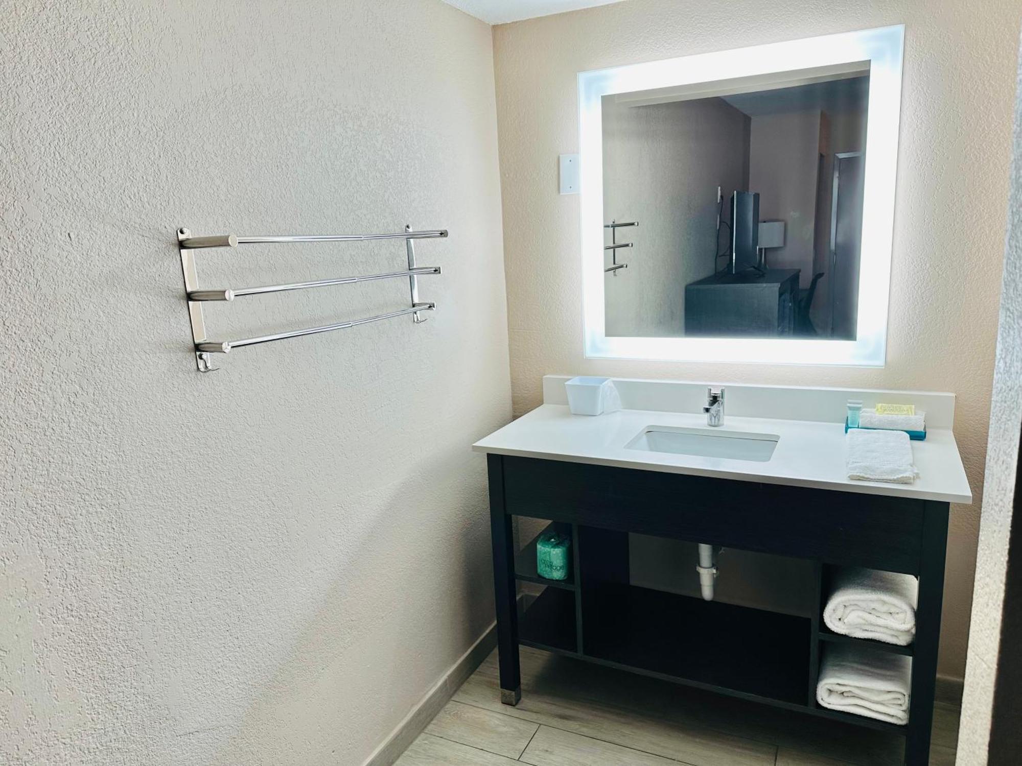 Tropical Inn & Suites, Downtown Clearwater Ngoại thất bức ảnh