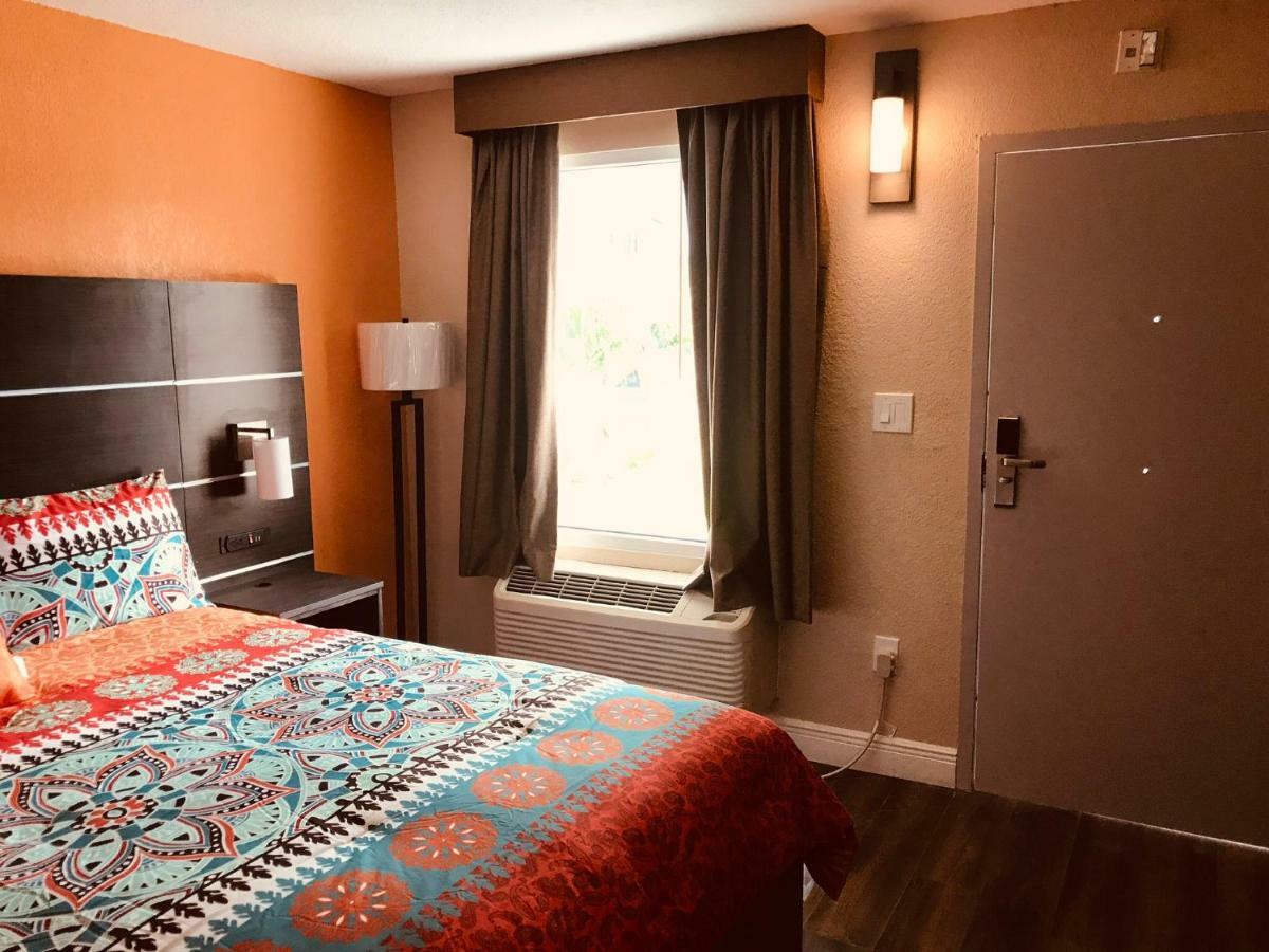 Tropical Inn & Suites, Downtown Clearwater Ngoại thất bức ảnh