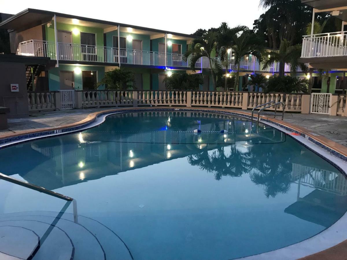 Tropical Inn & Suites, Downtown Clearwater Ngoại thất bức ảnh
