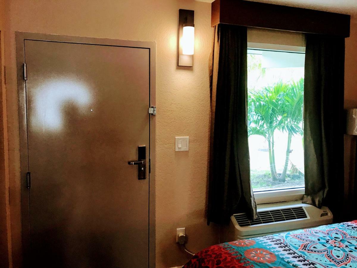 Tropical Inn & Suites, Downtown Clearwater Ngoại thất bức ảnh